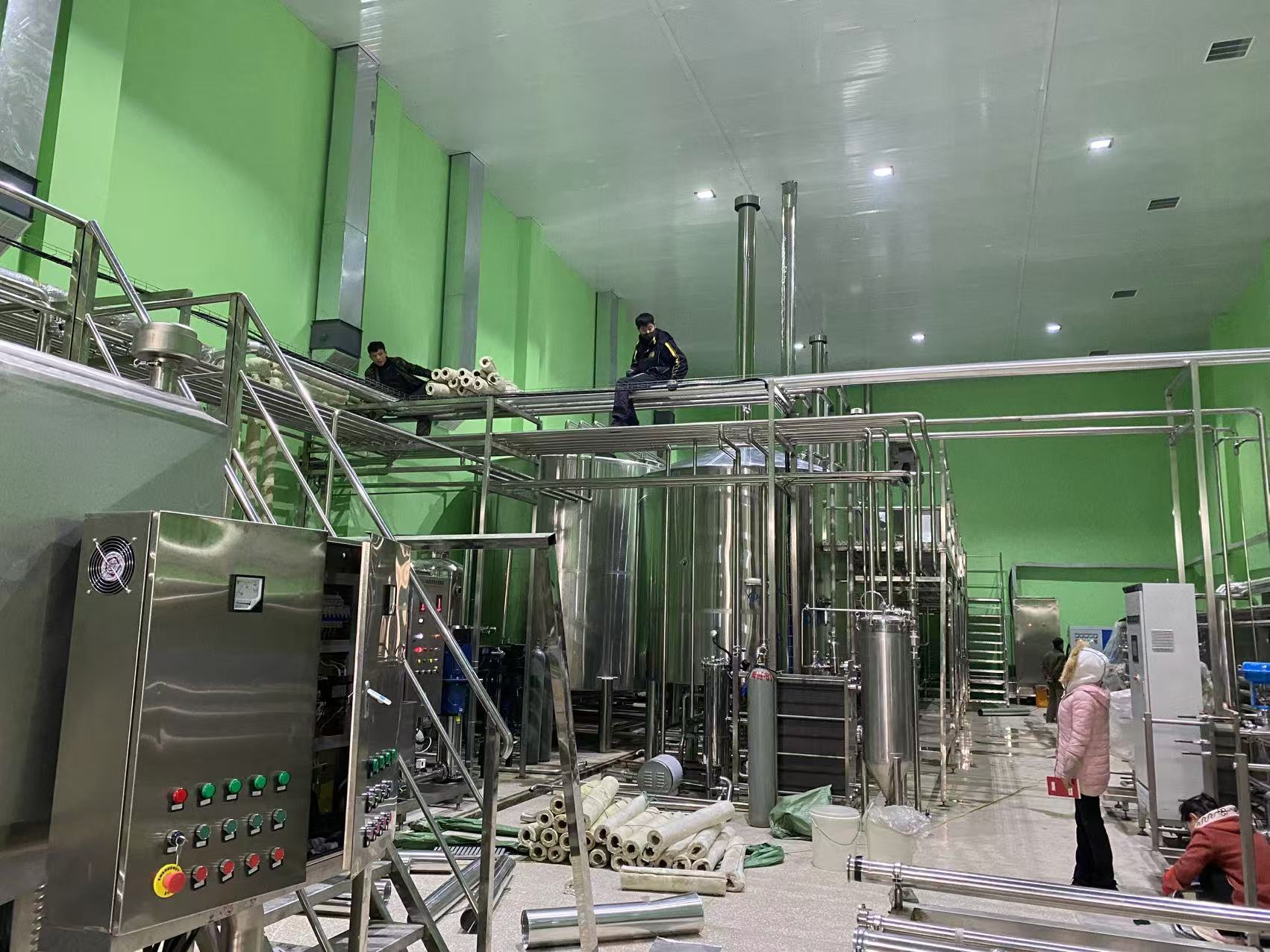 罗定精酿啤酒设备厂—精酿啤酒设备制造：传承工艺与创新科技的交融